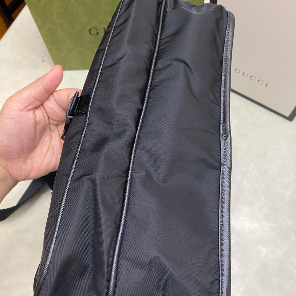 ❌❌SOLD❌❌🎀PRADA messenger bag🎀 - Picture 7 of 14